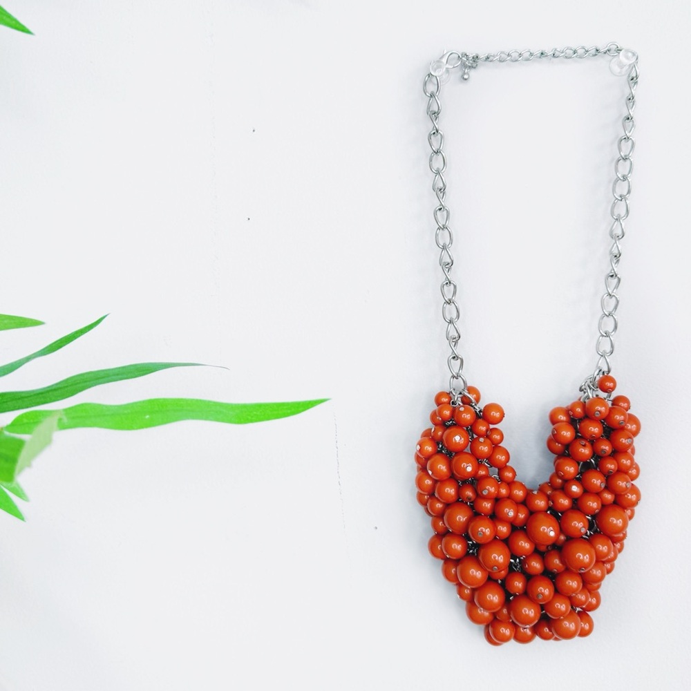 Versona Accessories Silver Tone Chunky Beaded Necklace